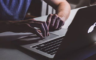 看懂91网1只需要抓住一点：这不是催泪，是把人慢慢拧紧（91大事件的暗示别错过）